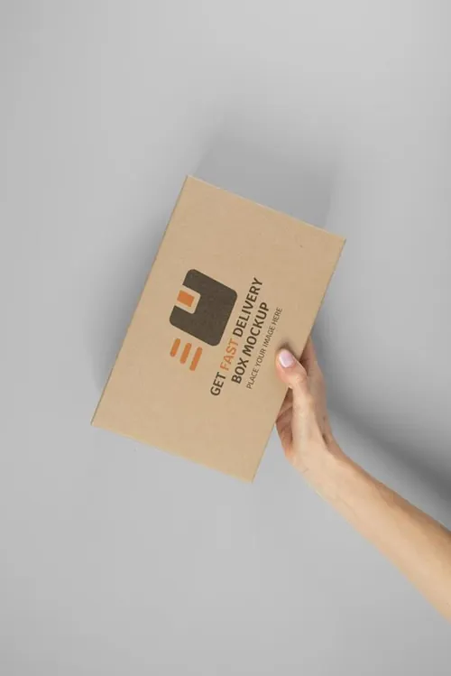 高质量手持瓦楞纸快递纸箱包装盒贴图设计展示样机PSD模板