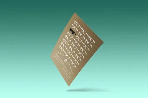 A4尺寸的传单或简历设计样机(PSD)