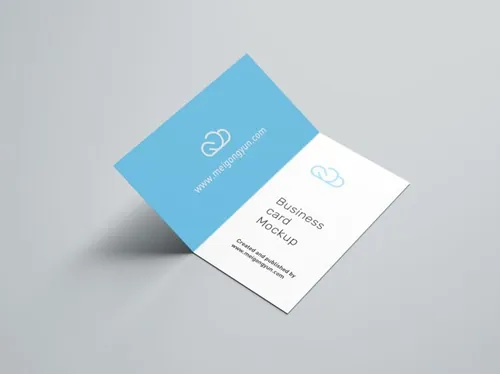 折叠样式名片设计贴图展示样机PSD模版 Folded business card mockup / 90x50 mm