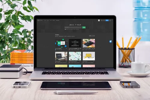 电脑模型PSD贴图模板Free Macbook Pro Display Mockup