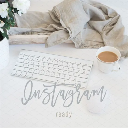 时尚简约桌面办公场景样机模板 Three Images