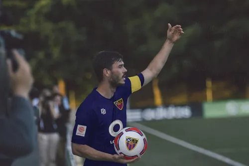 足球运动员标志模型Football Soccer Player Logo Mockup