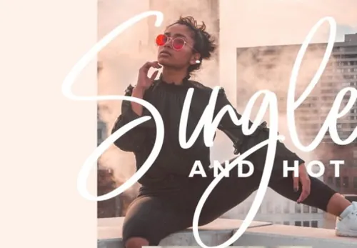 暖色调时尚温馨手机端APP宣传广告图PSD海报模板Blush Emot