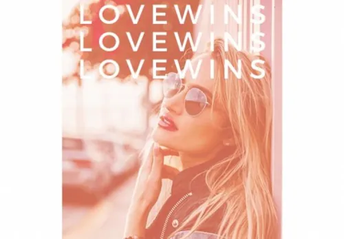 暖色调时尚温馨手机端APP宣传广告图PSD海报模板Blush Emot