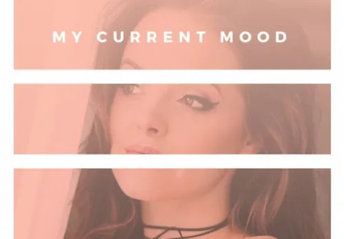 暖色调时尚温馨手机端APP宣传广告图PSD海报模板Blush Emot