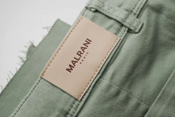 高质量牛仔裤标签服装品牌设计贴图样机模板 Apparel Tag  Labels Logo Mockups-3