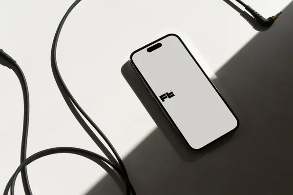 高质量苹果手机APP设计提案UI贴图展示样机模板 iPhone 14 Pro Mockup-4