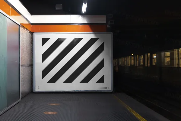 潮流户外都市地下地铁站广告牌海报设计提案贴图展示样机模板 Urban Poster Mockup