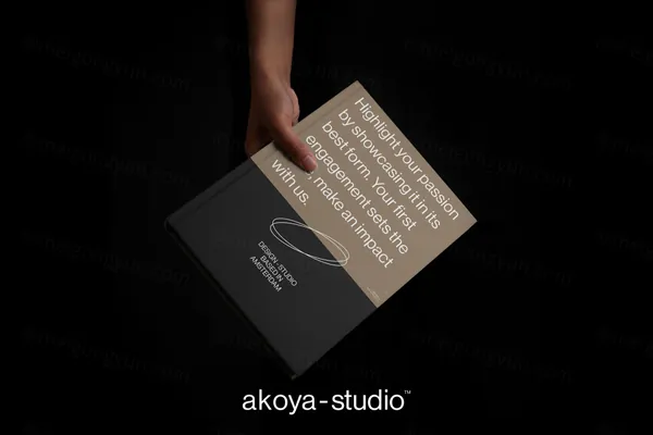 高质量手持精装书籍封面排版设计贴图展示样机模板 BOOK COVER  MOCKUP PACK 01