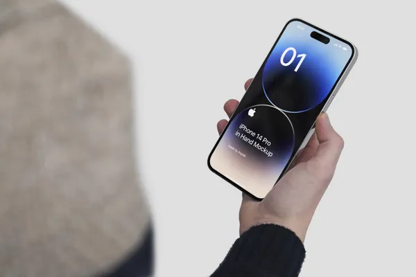 极简主义手持苹果手机APP设计提案UI贴图展示样机模板 iPhone 14 Pro In Hand Mockup-7