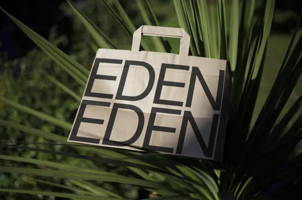 高质量环保纸袋外卖品牌包装设计贴图展示样机模板素材 Eco Paper Bag Mockup