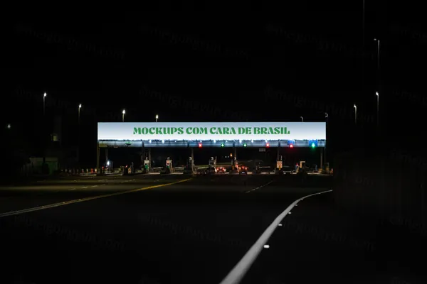 高质量夜晚户外摄影高速收费站顶部巨幅广告牌海报设计贴图展示样机模板 Poster Mockup