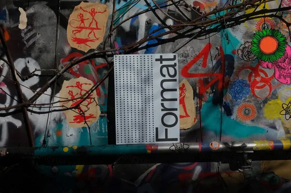 高质量实拍无CG户外海报设计贴图展示样机模板 FORMAT B2 A4 POSTER 07