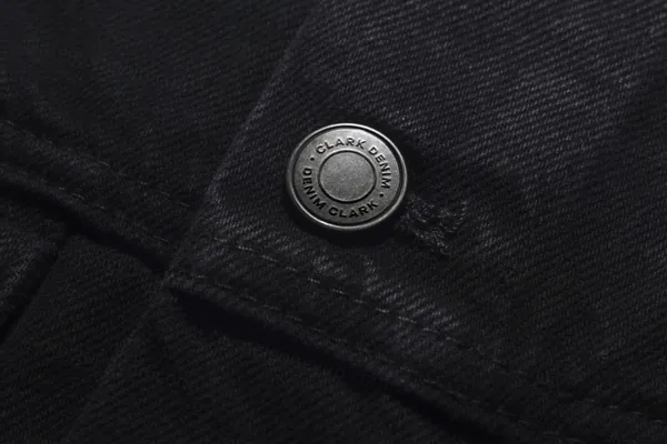 高质量纽扣服装品牌设计贴图样机模板 Apparel Tag  Labels Logo Mockups