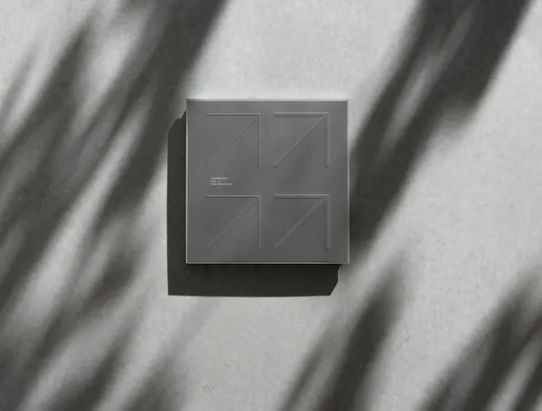 高级阴影起凸工艺路牌指示牌品牌导视系统设计贴图展示样机模板 Signage Mockup