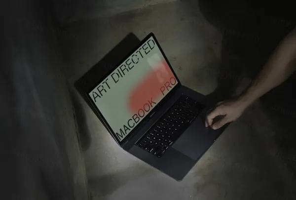 高端定制级实拍无CG苹果笔记本网页设计贴图展示样机模板素材 ARTD C02 DEVICE 012