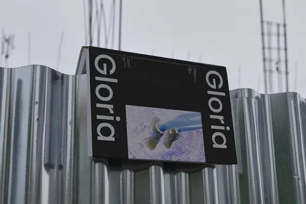 高质量户外实拍无CG场景画册杂志书籍封面设计提案贴图展示样机模板 BOOK COVER MOCKUP-2