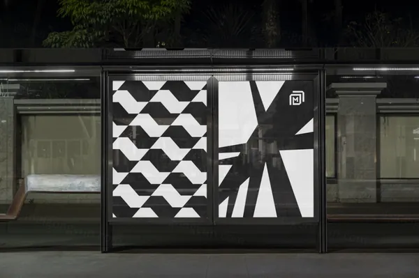 高质量城市街道夜晚摄影路边公交站灯箱广告牌海报设计提案展示样机模板 BRA-SP016