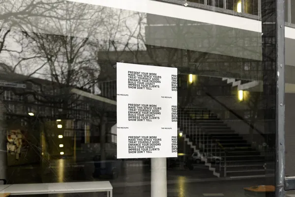 高质量都市街道店铺玻璃橱窗告示广告海报设计贴图展示样机模板 TM-SF-POSTER-048