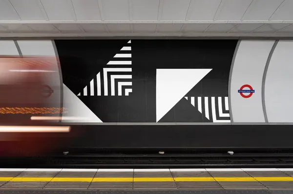 高质量都市地下地铁站灯箱广告牌海报设计贴图展示样机PSD模板素材 NO.078