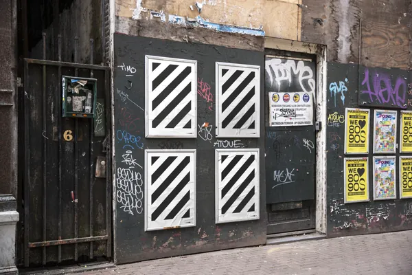 潮流户外都市街头广告牌海报设计提案贴图展示样机模板 Urban Poster Mockup-6