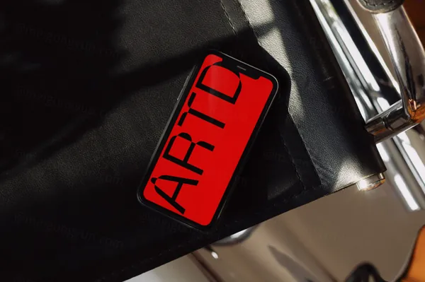 高端定制级实拍无CG苹果手机APP设计UI贴图展示样机模板素材 ARTD C02 DEVICE 015