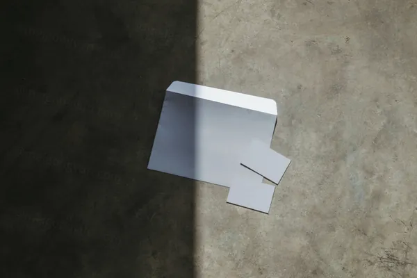 高端户外实拍信封商务名片品牌设计提案贴图展示样机模板 Stationery 01