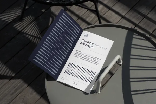 高质量户外广告传单折页海报设计提案贴图展示样机模板 Outdoor Branding Mockup-1