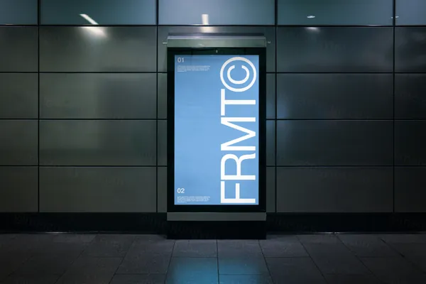 都市地下路边灯箱广告牌设计提案贴图展示样机模板素材 Signage Mockup