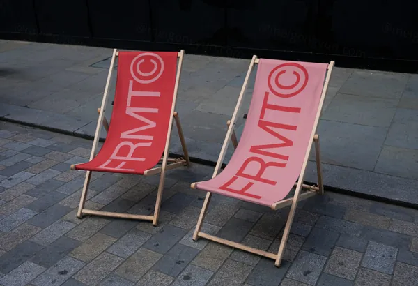 沙滩帆布折叠椅广告宣传海报设计提案贴图展示样机模板素材 Deckchairs Mockup