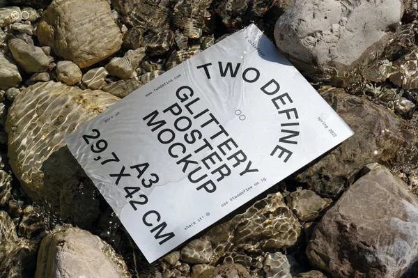 大自然户外水下实拍宣传单广告海报设计贴图展示样机模板素材 On Water Mockup-2