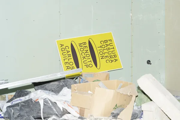 末日废土风废弃杂乱垃圾场景海报传单招贴设计贴图展示样机模板 Poster Mockup-3