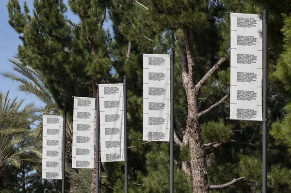 高质量城市摄影都市街道路边刀旗旗帜设计贴图展示样机模板 TM-BANNER-001