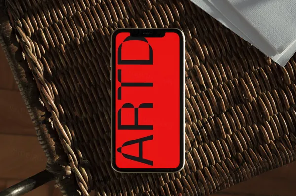 高端定制级实拍无CG苹果手机APP设计UI贴图展示样机模板素材 ARTD C02 DEVICE 016