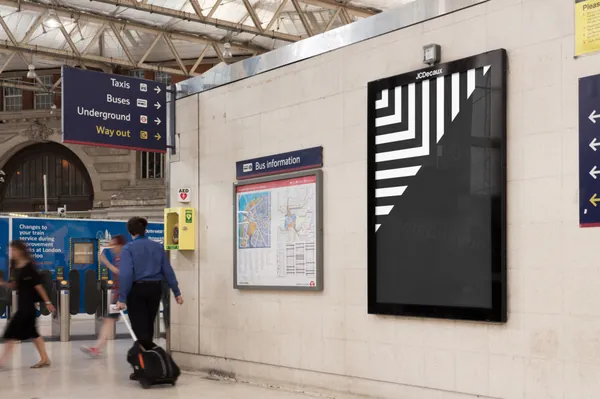 高质量街头机场地铁站导视系统广告牌海报设计贴图展示样机PSD模板素材 NO.002