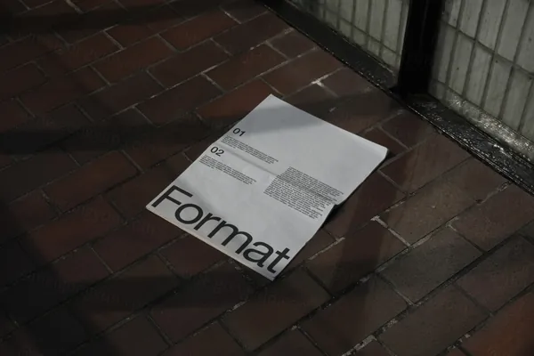 高端摄影实拍报纸排版设计提案贴图展示样机模板素材 Newspaper Mockup-3