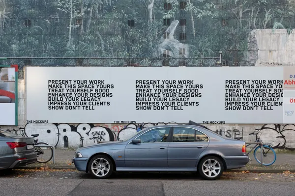 高质量城市摄影都市街道地产围栏广告牌海报设计贴图展示样机模板 TM-BILLBOARD-014