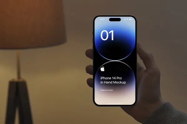 极简主义手持苹果手机APP设计提案UI贴图展示样机模板 iPhone 14 Pro In Hand Mockup-3