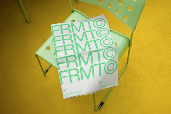 高端摄影实拍报纸排版设计提案贴图展示样机模板素材 Newspaper Mockup-1