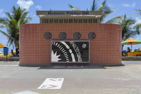 高质量海滨城市街道实拍路边站台灯箱广告牌海报设计提案展示样机模板 BRA-PE001